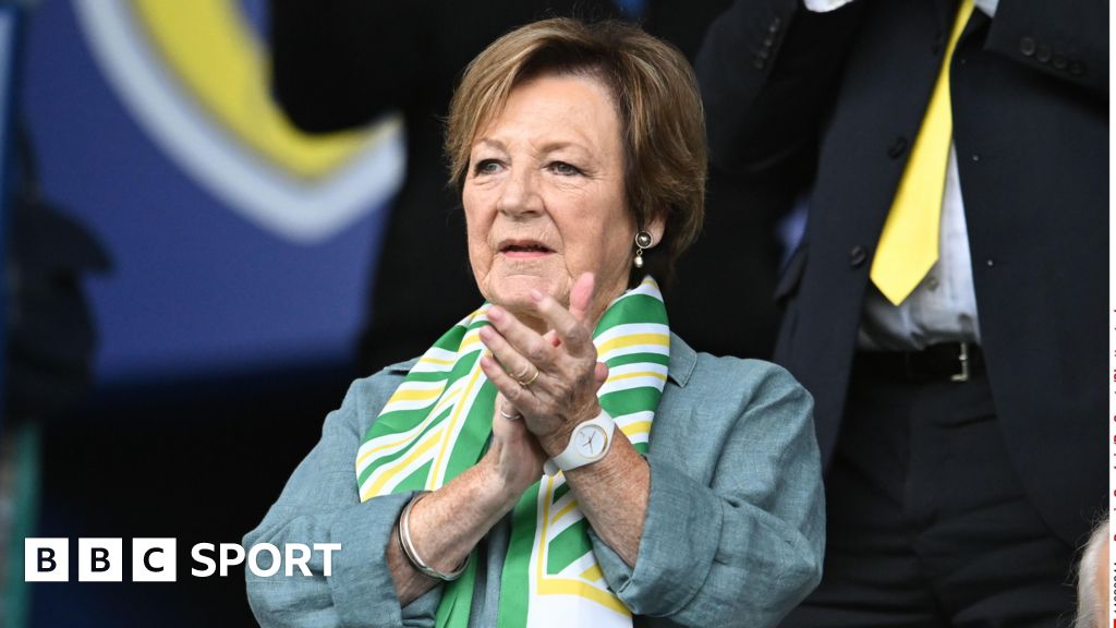 Norwich City: Delia Smith to reduce stake to 10% and step down as director