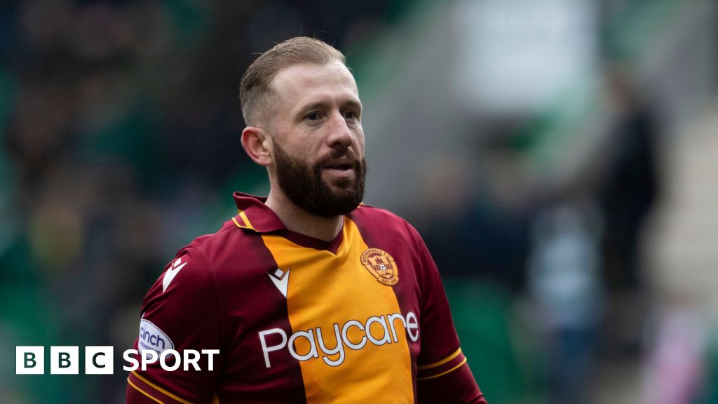 Kilmarnock win race to sign former Motherwell striker Van Veen BBC Sport