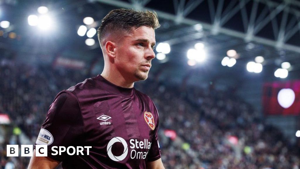 Cammy Devlin Extends Contract with Hearts