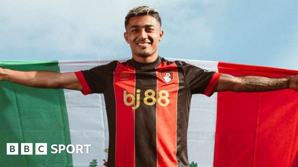 Bournemouth sign Araujo from Barcelona