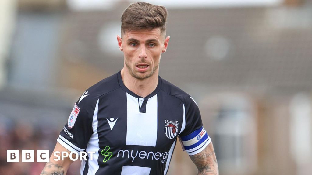 Gavan Holohan and Abo Eisa among 11 let go by Grimsby Town - BBC Sport