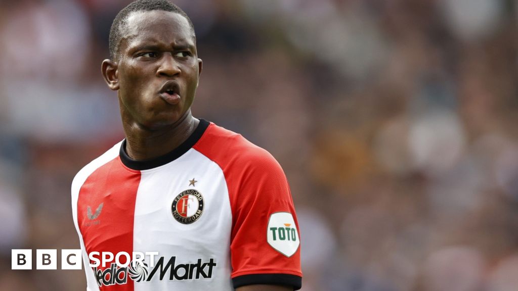 Rangers sign Feyenoord defender Kasanwirjo on loan