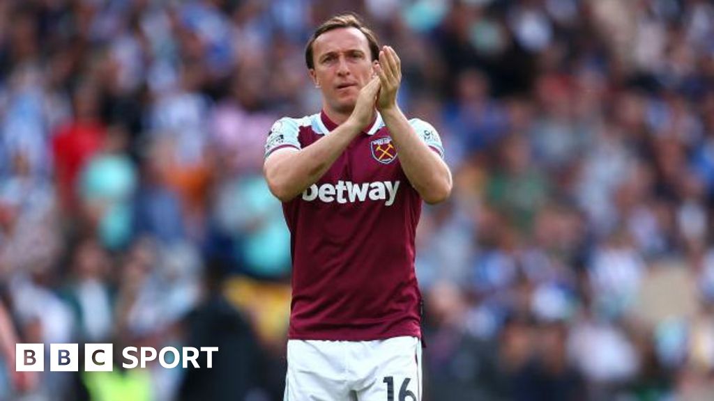 bet365 on X: Mark Noble has been named West Ham club captain. A local lad  who walked home after his debut in 2004 when aged 17.   / X