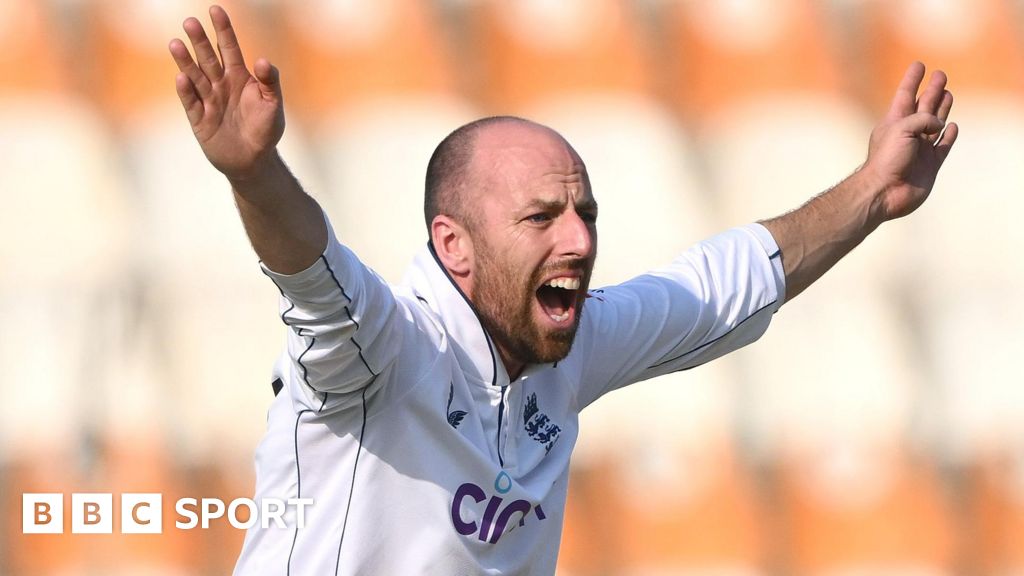 Tercera prueba Pakistán vs Inglaterra: Jack Leach temido por su carrera internacional después de la omisión del verano