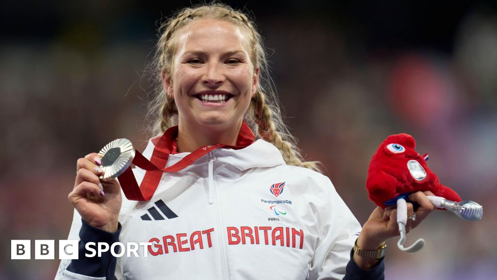 'Spine-tingling' silver as Kinghorn bolsters Paralympic medal haul