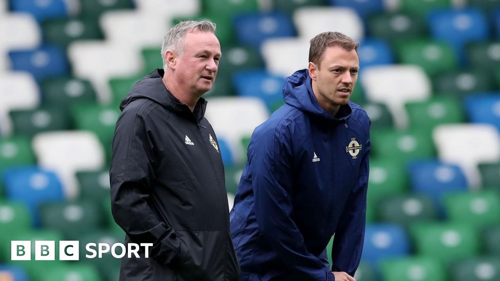 Jonny Evans: NI manager Michael O’Neill hails ‘fantastic’ defender