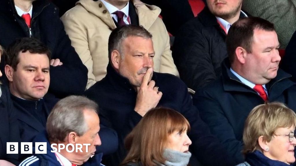 Nottingham Forest: Mark Clattenburg says analyst role “did more harm than good”