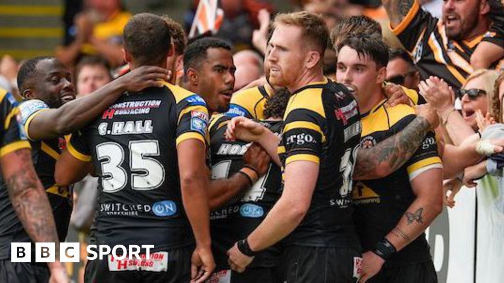 Castleford defy Catalans fightback with late Hoy try