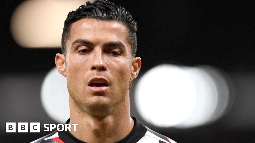 man-utd-there-has-to-be-consequences-ten-hag-on-ronaldo
