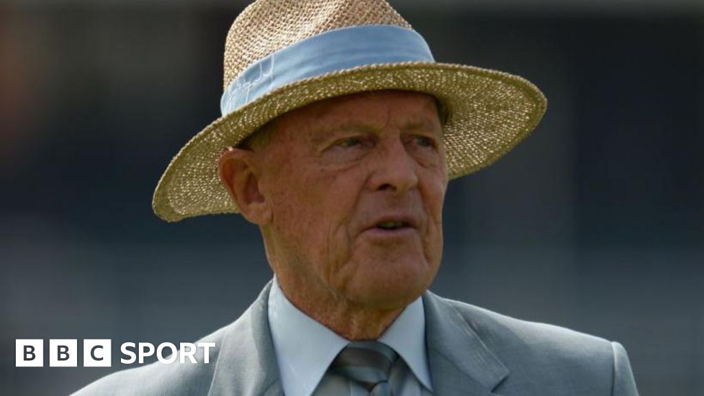 Sir Geoffrey Boycott: Former England captain released from hospital after pneumonia