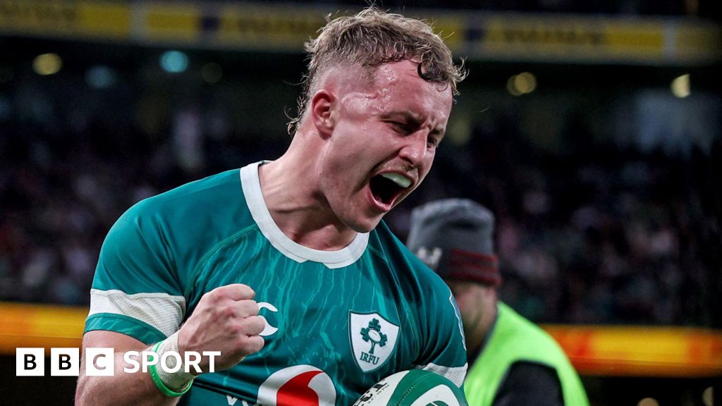 Ireland 52-17 Fiji: Resurgent hosts score eight tries in Dublin