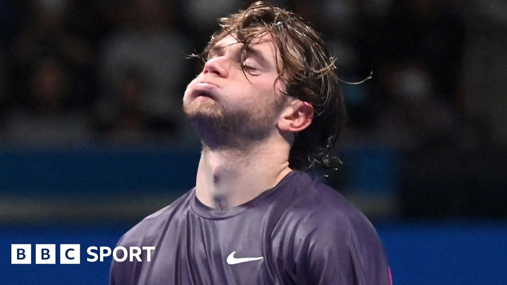 Jack Draper withdraws from Shanghai Masters with injury; Carlos Alcaraz, Daniil Medvedev win in Beijing