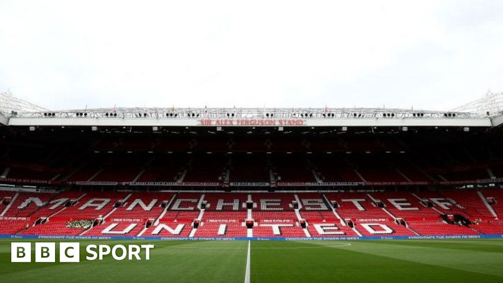 Man Utd move forward with staff redundancy plan