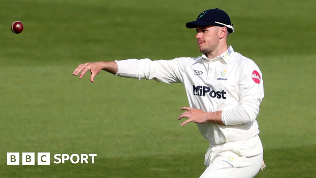 Mason Crane: Hampshire spinner joins Glamorgan on permanent deal