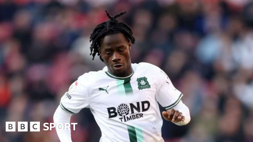 Darko Gyabi joins Plymouth Argyle on season-long loan from Leeds United