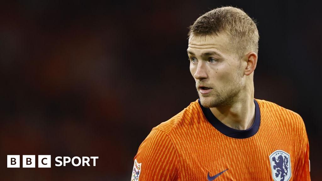 Matthijs de Ligt: Nederlander Ronald Koeman vervangt Manchester United-verdediger