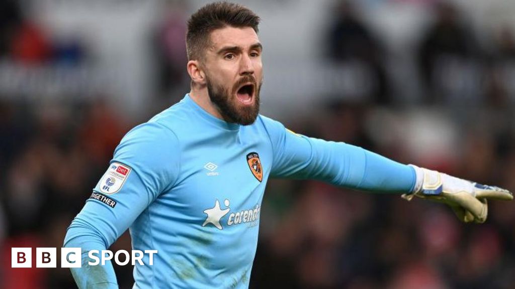 Matt Ingram: Oxford United sign Hull City goalkeeper