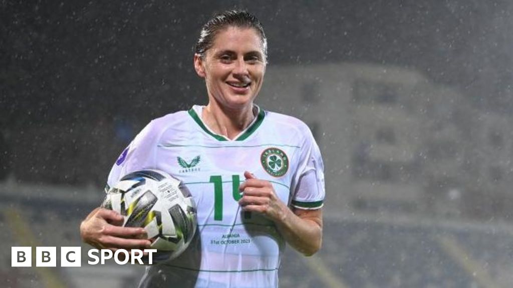 Farrelly ends Republic of Ireland career after one year