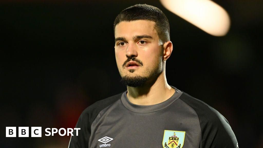 Ipswich sign Burnley keeper Muric