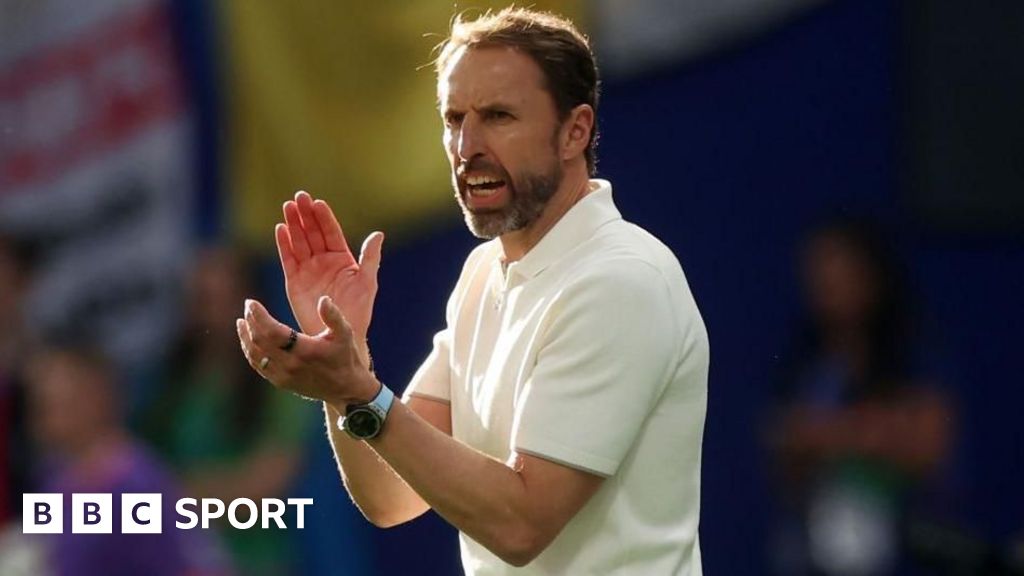 England not found Phillips replacement - Southgate