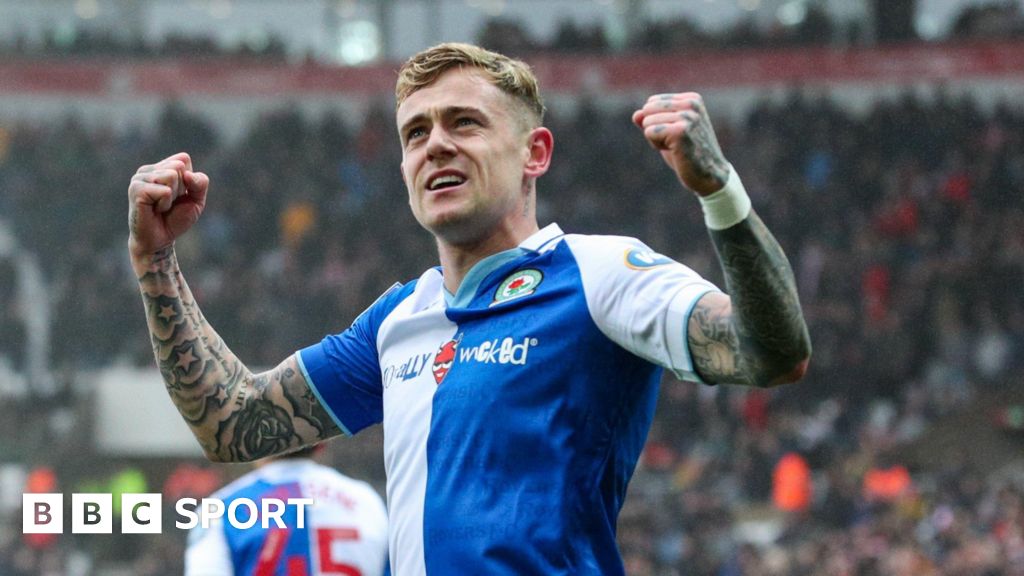 Ipswich agree fee for Blackburn forward Szmodics