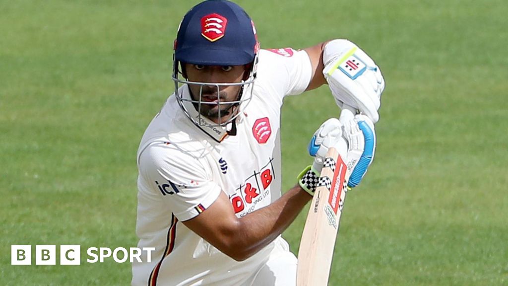 Essex docked 12 points over use of oversized bat in County Championship