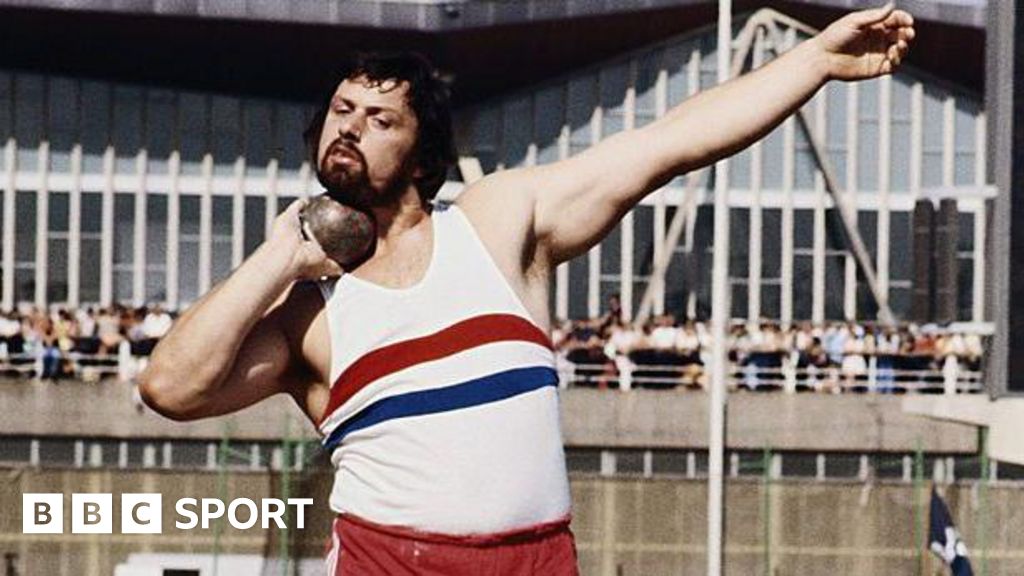 Geoff Capes: el poseedor del récord británico de lanzamiento de peso muere a los 75 años