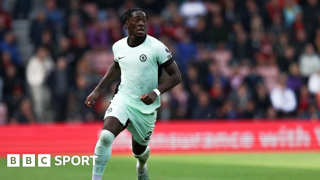 Bournemouth 4-0 Chelsea: Cherries cruise past Champions League-chasing  Chelsea - BBC Sport