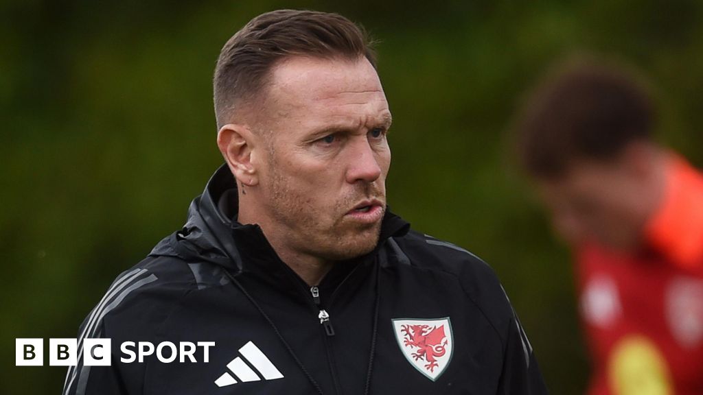 Iceland vs Wales: Craig Bellamy and the difficult second camp