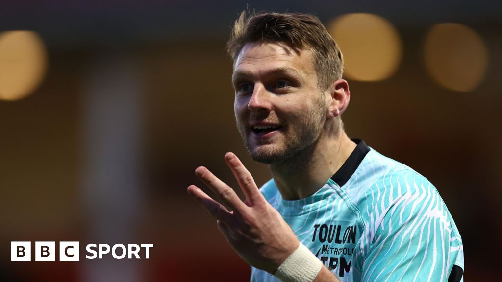 Dan Biggar: Toulon handed huge fine over fly-half signing from Northampton