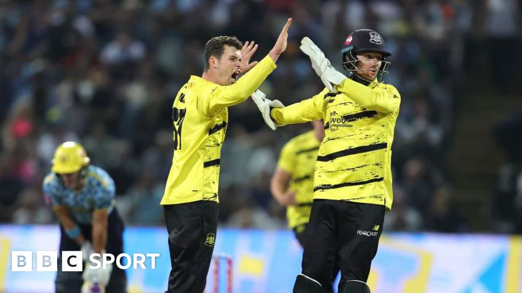 Gloucestershire stun Bears to reach T20 Finals Day