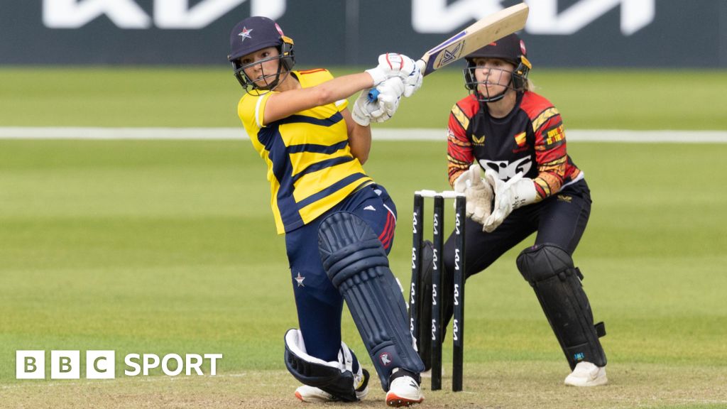 Redmayne and Jones lead Stars to win over Sunrisers