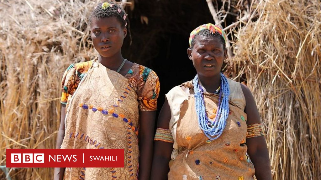 Utamaduni Wa Ajabu Wa Jamii Ya Hadzabe Tanzania Bbc News Swahili 