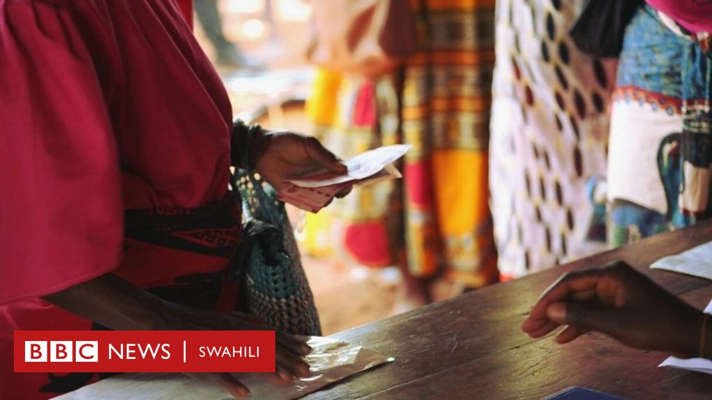 Wakimbizi Wapewa Fedha Magharibi Tanzania Bbc News Swahili 