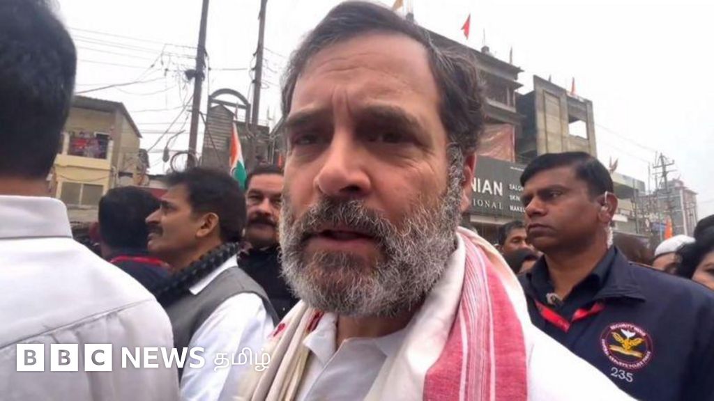 அசாமில் கோவிலுக்கு செல்ல விடாமல் தடுத்ததால் ராகுல் காந்தி தர்ணா - என்ன நடந்தது? 