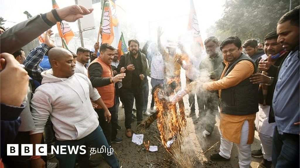 துளசிதாசர் ராம காவியம் வட இந்தியாவில் திடீரென எதிர்க்கப்படுவதும், கொளுத்தப்படுவதும் ஏன்?