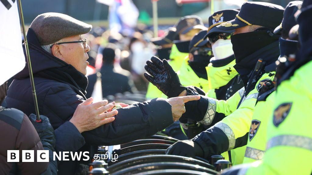 யூன் சுக் யோல் கைது: தென் கொரியாவில் அதிபர் வீட்டிற்குள் ஏணி மூலம் குதித்த அதிகாரிகள் - என்ன நடந்தது?