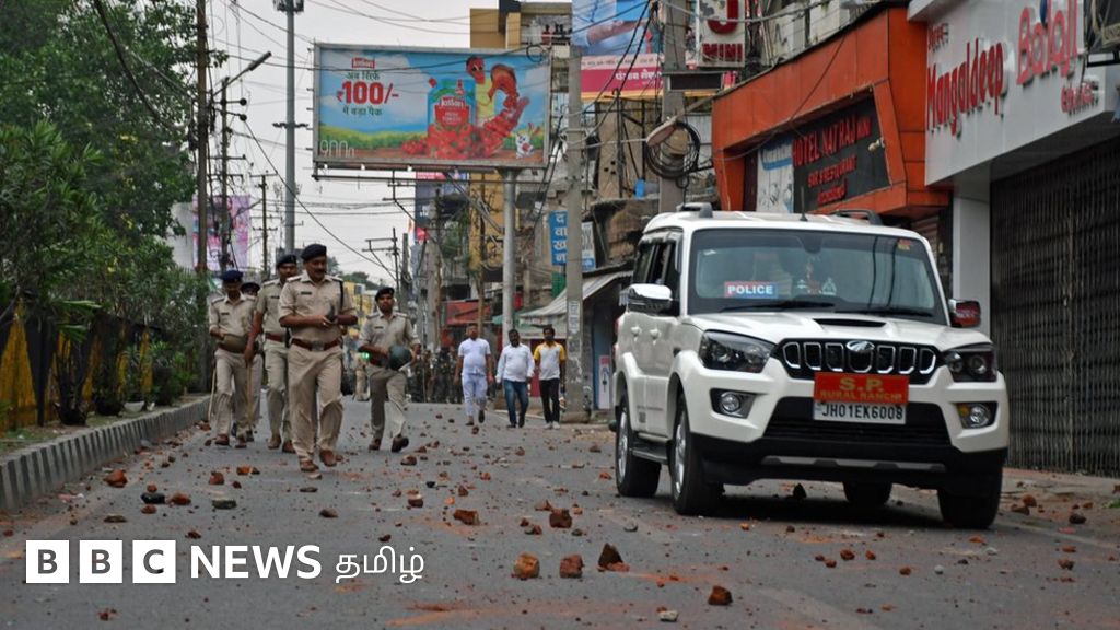 முகமது நபிகள் குறித்த நூபுர் ஷர்மா கருத்தால் ராஞ்சியில் வன்முறை: 'இறந்தவர்கள் குடும்பத்தினர் கண்ணீர்' - பிபிசியின் களச்செய்தி
