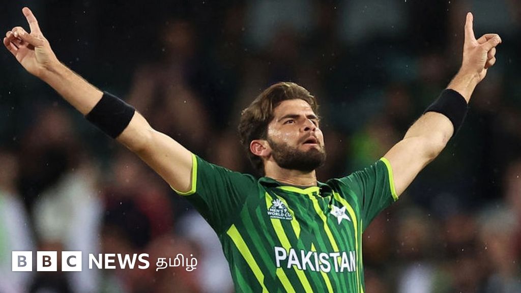 டி20 உலகக் கோப்பை: பாகிஸ்தான் வெற்றியால் இந்தியாவுக்கு 'ஆபத்து'