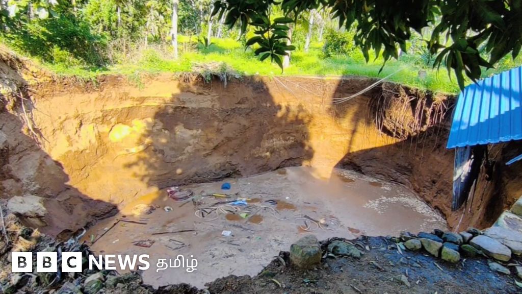 ஸ்ரீவில்லிபுத்தூர் அருகே திடீரென மண்ணில் புதைந்த கிணறு: மோட்டார் அறையும் சாய்ந்தது விவசாயிகள் அச்சம்