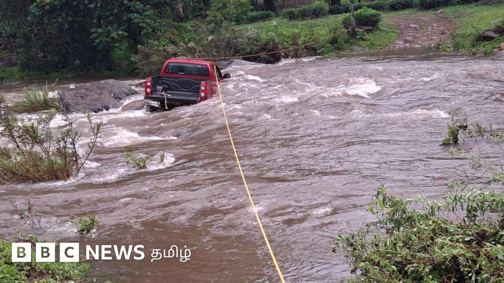 தமிழ்நாட்டில் கனமழை: காட்டாற்று வெள்ளத்தில் அடித்து செல்லப்பட்ட காரில் இருந்த 3 பேர் மீட்கப்பட்டது எப்படி?