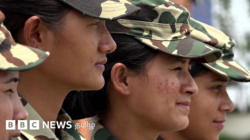 வெடிகுண்டுகளை அகற்றும் பணியில் பெண்கள் படை