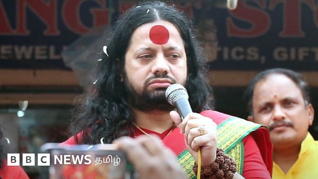 காந்தியை நிந்தித்த சாமியார்கள் - ஹரித்வாரை அடுத்து சர்ச்சையில் ராய்பூர் மத மாநாடு