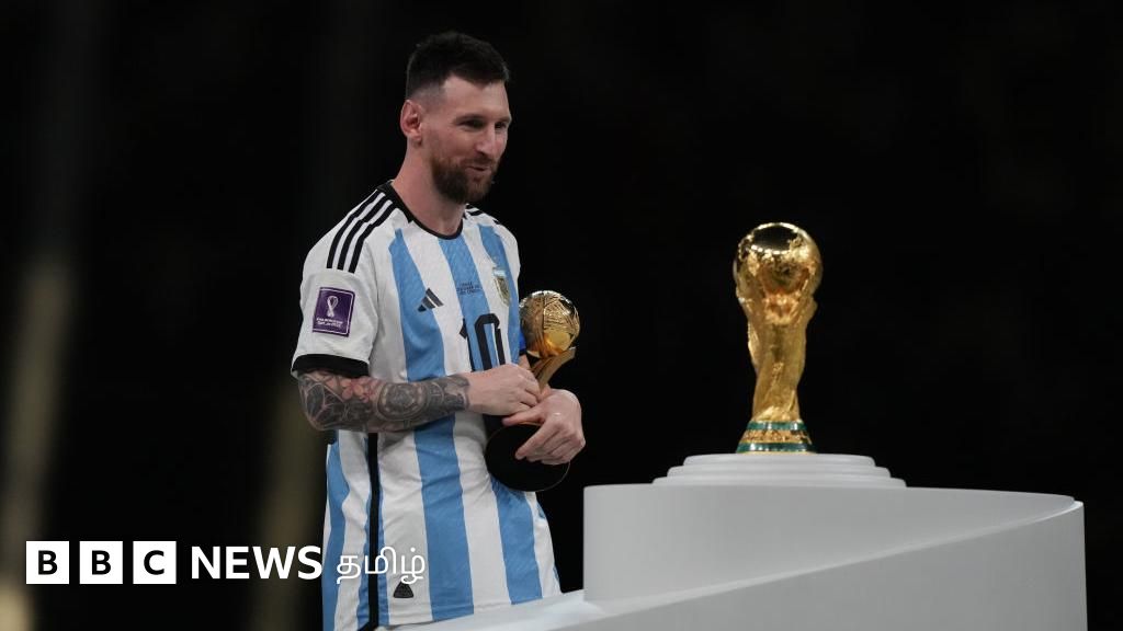 கால்பந்து உலகக்கோப்பையை யாரெல்லாம் தொட முடியும்? ஃபிஃபா விதிகள் என்ன கூறுகின்றன?