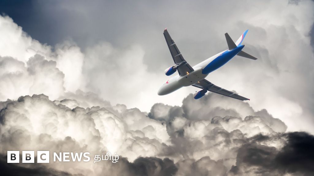 அமெரிக்கா: நடுவானில் விமானமும் ஹெலிகாப்டரும் நேருக்கு நேர் மோதி விபத்து 