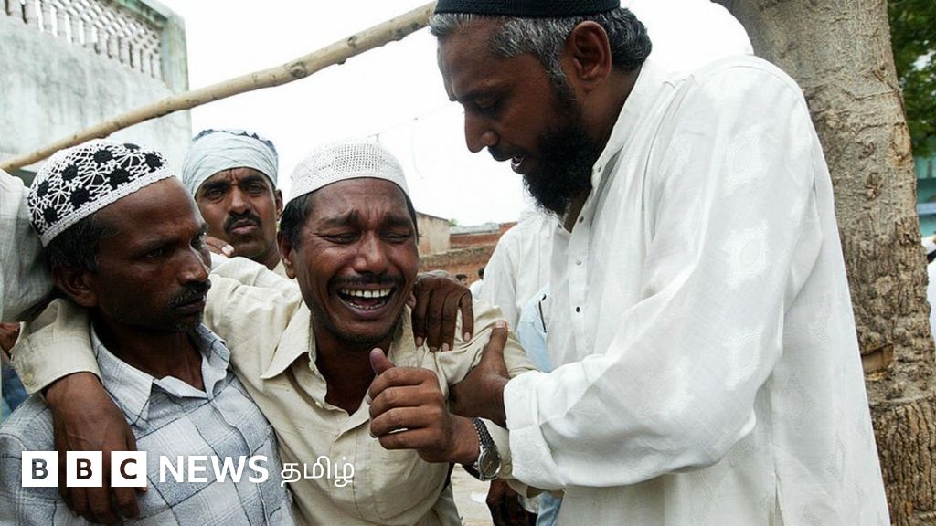 அகமதாபாத் தொடர் குண்டுவெடிப்பு வழக்கில் 38 பேருக்கு தூக்கு தண்டனை, 11 பேருக்கு ஆயுள்