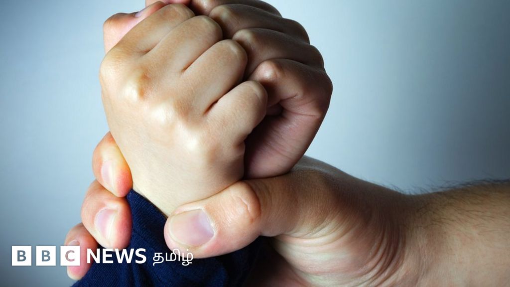 கணவரை கொன்று மகனை மாட்டி விட்ட மனைவி வழக்கில் போலீஸ் ஆய்வாளர் இடைநீக்கம்