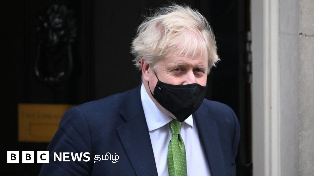 கோவிட்: முகக்கவசம் மற்றும் கோவிட் பாஸ் விதிமுறிகள் இங்கிலாந்தில் இனி இல்லை