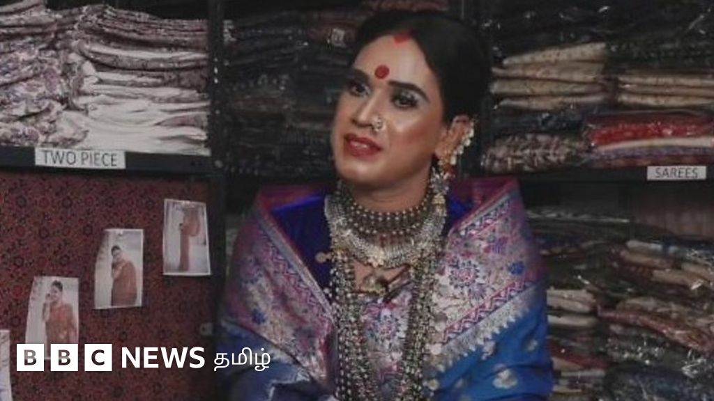 ரயிலில் பயணிகளுக்காக திருநங்கை பூஜா ஷர்மா ரேகா நடனமாடிக் கொண்டிருந்தார்.