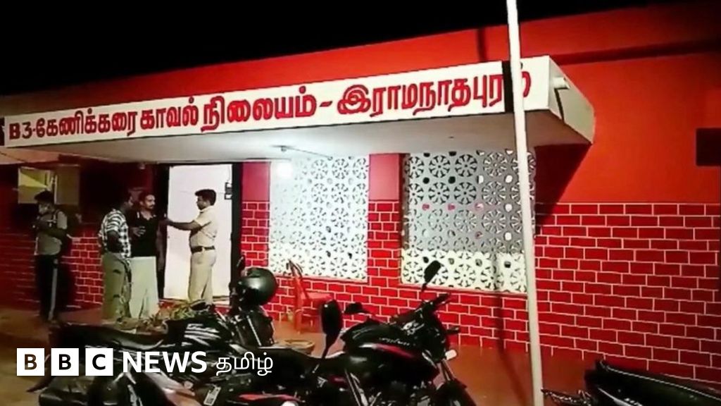 காவல் நிலையத்தில் சக போலீசின் செல்போனை திருடிய 2 போலீசார் இடைநீக்கம்
